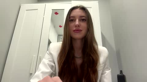 Selena online show from 03/19/26, 01:09