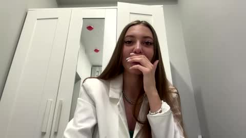 Selena online show from 03/20/26, 03:44