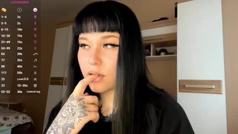 Eva online show from 11/30/25, 10:30