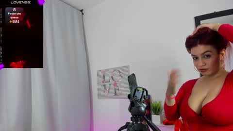 Snapshot of kyoto_sr chatting on 12/10/24, 11:51 Alejandra online show from 12/10/24, 11:51