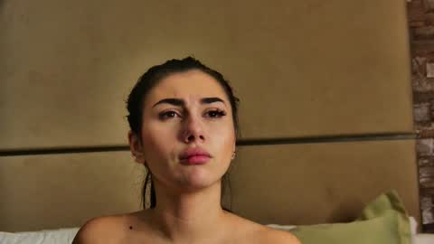 Snapshot of kyrahill_ chatting on 01/11/25, 01:27 Kyra online show from 01/11/25, 01:27