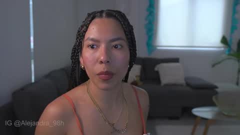 schedule 300 pm - 1100pm colombia time online show from 12/18/25, 10:16