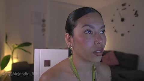 schedule 300 pm - 1100pm colombia time online show from 02/03/26, 02:53