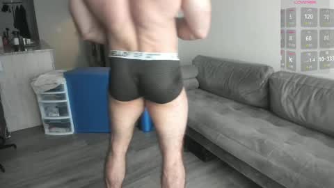 Snapshot of l0v35_2_5p00g3 chatting on 05/14/26, 06:15 l0v35_2_5p00g3 online show from 05/14/26, 06:15