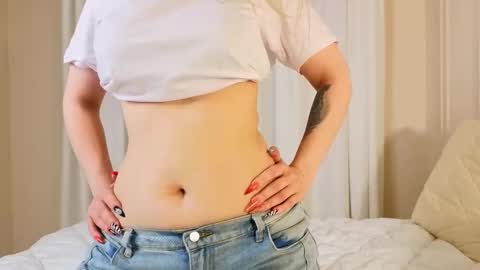 Snapshot of l1n4luv chatting on 10/17/25, 10:45 lina online show from 10/17/25, 10:45