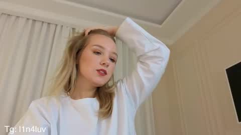 Snapshot of l1n4luv chatting on 11/10/25, 09:36 lina online show from 11/10/25, 09:36