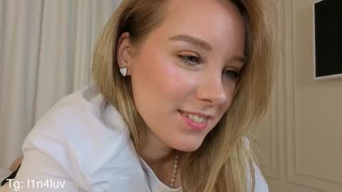 Snapshot of l1n4luv chatting on 11/11/25, 09:26 lina online show from 11/11/25, 09:26