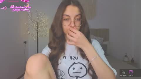 Snapshot of l1ttle_angel__ chatting on 12/03/25, 02:15 Margo online show from 12/03/25, 02:15