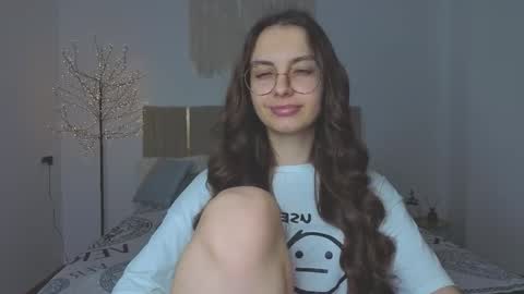 Snapshot of l1ttle_angel__ chatting on 12/05/25, 01:52 Margo online show from 12/05/25, 01:52