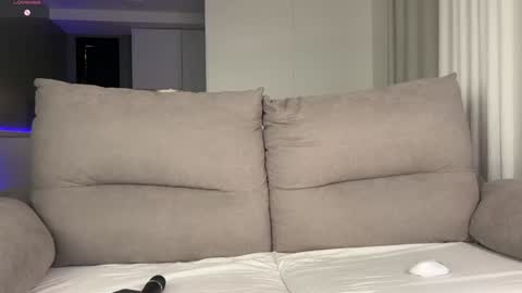 Julie online show from 03/08/26, 09:24