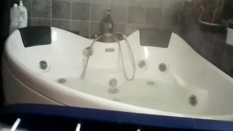 pelle and lady online show from 03/01/25, 07:37