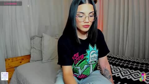 Snapshot of la_briela chatting on 01/19/25, 02:47 Help me reach 50 likes online show from 01/19/25, 02:47