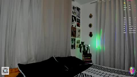 Snapshot of la_briela chatting on 02/02/25, 04:59 Help me reach 50 likes online show from 02/02/25, 04:59