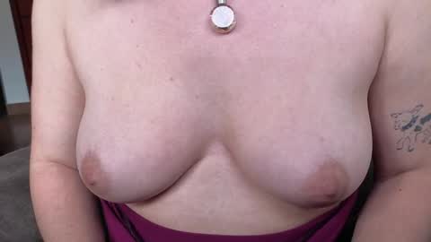 Snapshot of la_femme_fatale_ chatting on 06/05/26, 09:53 Hanna FREE ONLYFANS online show from 06/05/26, 09:53