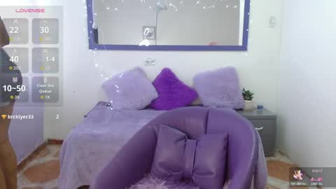 Snapshot of la_negritaa chatting on 06/07/26, 08:01 Sara online show from 06/07/26, 08:01