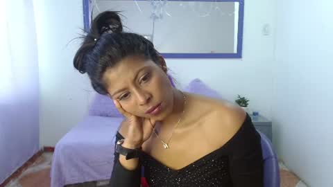 Snapshot of la_negritaa chatting on 06/09/26, 08:31 Sara online show from 06/09/26, 08:31