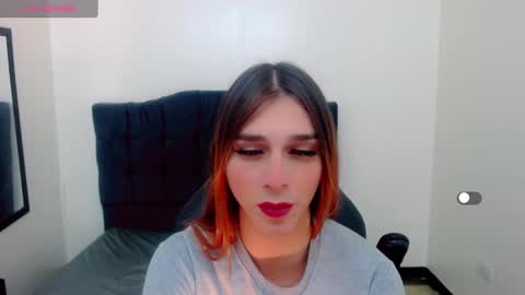 Snapshot of la_ratona_1 chatting on 01/06/25, 05:59 AriSaray online show from 01/06/25, 05:59