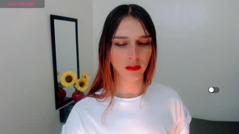 Snapshot of la_ratona_1 chatting on 02/09/25, 01:11 AriSaray online show from 02/09/25, 01:11