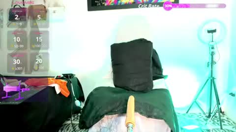 Snapshot of la_ratona_1 chatting on 07/27/26, 10:44 AriSaray online show from 07/27/26, 10:44