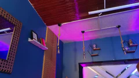 Cris  online show from 04/17/26, 11:24