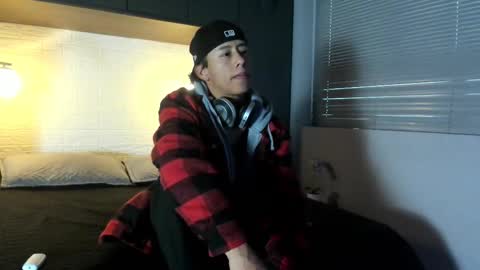 Snapshot of labrinthteasing chatting on 10/15/25, 12:05 labrinthteasing online show from 10/15/25, 12:05