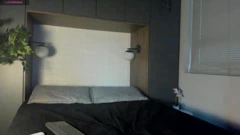 Snapshot of labrinthteasing chatting on 11/20/25, 01:11 labrinthteasing online show from 11/20/25, 01:11