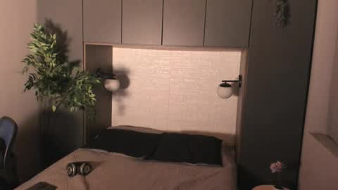 labrinthteasing online show from 12/19/25, 12:12