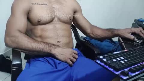 Snapshot of lacasadelosmunecosbq chatting on 10/27/25, 04:27 Bruno Smith online show from 10/27/25, 04:27