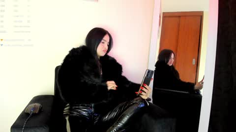 Snapshot of lace_victoria chatting on 01/11/25, 11:13 lace_victoria online show from 01/11/25, 11:13