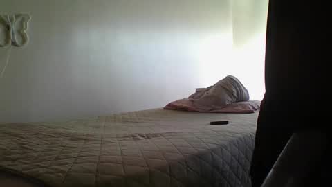 Snapshot of lachickadelbronx chatting on 01/10/25, 08:04 lachickadelbronx online show from 01/10/25, 08:04