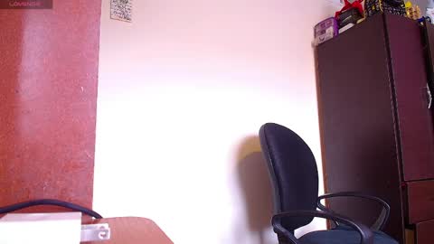 Snapshot of lacolombiana_bitch chatting on 05/02/26, 06:35 Valentina online show from 05/02/26, 06:35