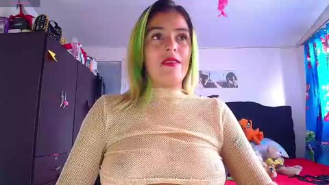 Snapshot of lacolombiana_bitch chatting on 05/06/26, 07:41 Valentina online show from 05/06/26, 07:41