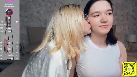 Violet and Isabel online show from 07/02/26, 07:09