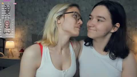 Violet and Isabel online show from 07/21/26, 07:27