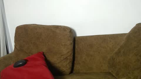 Mia online show from 03/12/26, 06:25