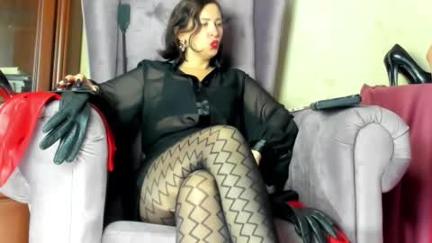 Snapshot of lady__leather chatting on 11/18/25, 11:36 GoddessLeather online show from 11/18/25, 11:36