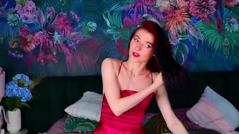 Snapshot of lady__nicole chatting on 07/07/26, 06:12 Nicole online show from 07/07/26, 06:12
