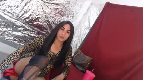 Snapshot of lady_athenax chatting on 01/27/25, 01:41 Athena online show from 01/27/25, 01:41