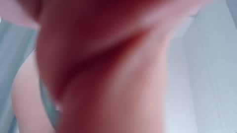 lady_biscuit online show from 12/04/25, 02:48