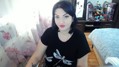 lady_boom_ online show from 01/02/25, 10:37