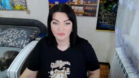 lady_boom_ online show from 10/22/25, 08:03