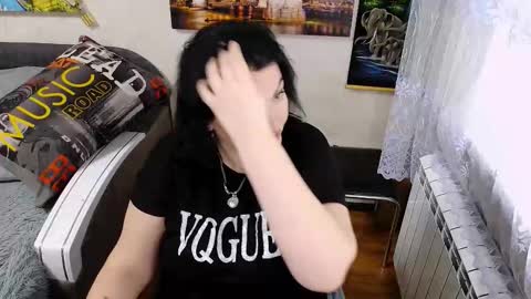 lady_boom_ online show from 11/29/25, 01:25