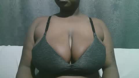 lady_dearra online show from 10/20/25, 02:12