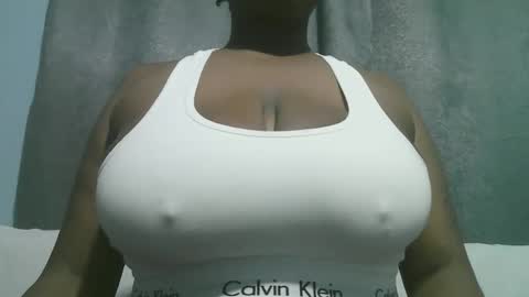 lady_dearra online show from 10/22/25, 03:18