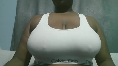 lady_dearra online show from 10/26/25, 03:34