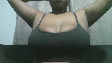 lady_dearra online show from 11/05/25, 04:12