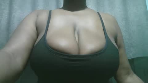 lady_dearra online show from 12/18/25, 03:23