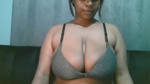 lady_dearra online show from 05/23/26, 02:39