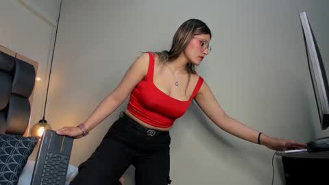 Snapshot of lady_falcon chatting on 10/12/25, 02:21 LADY online show from 10/12/25, 02:21