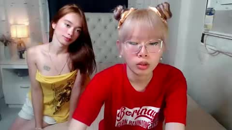 Snapshot of lady_galacticax chatting on 12/12/24, 08:57    online show from 12/12/24, 08:57